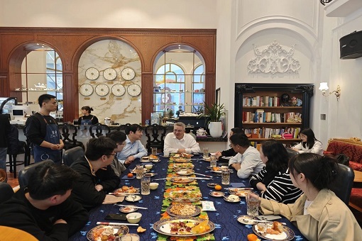 春和景明話(huà)發(fā)展 壺碟交響譜新章——建經(jīng)咨詢(xún)2025“蝴蝶會(huì)?壺碟匯”美食節(jié)暨企業(yè)文化交流活動(dòng)側(cè)記